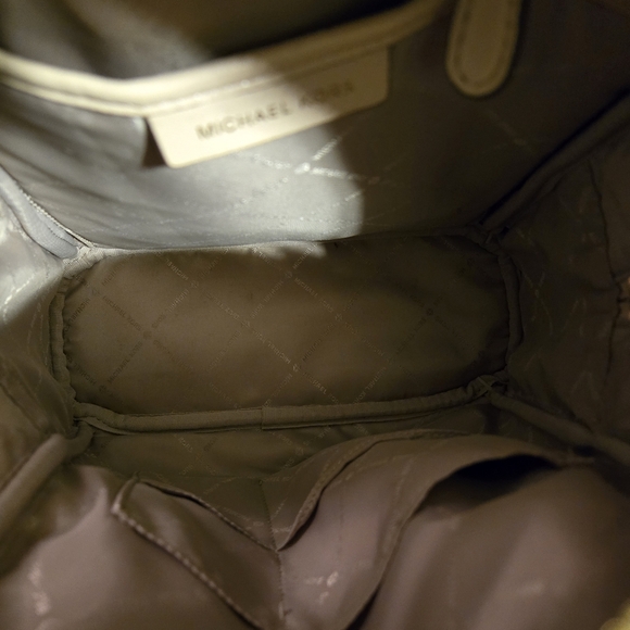 Michael Kors Cream Quilted Backpack - Picture 5 of 10